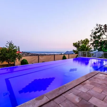 You Will Love This Luxury 4 Bedroom Villa, 1005 别墅