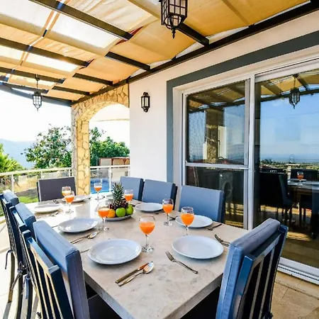 别墅 You Will Love This Luxury 4 Bedroom Villa, 1005 *