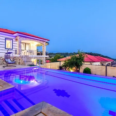 Villa You Will Love This Luxury 4 Bedroom Villa, 1005 *