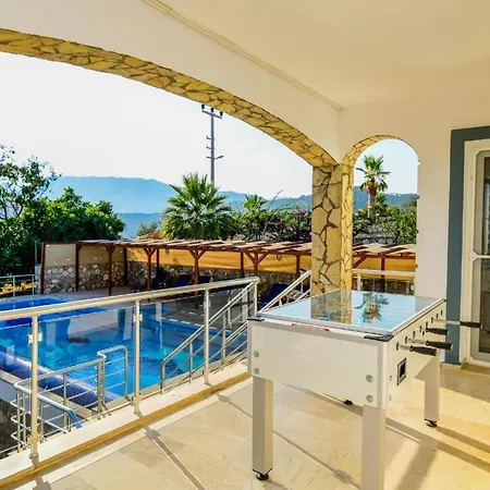You Will Love This Luxury 4 Bedroom Villa, 1005 Villa