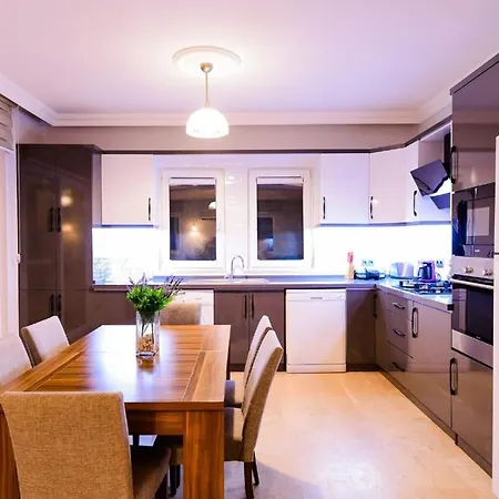 You Will Love This Luxury 4 Bedroom Villa, 1005 *